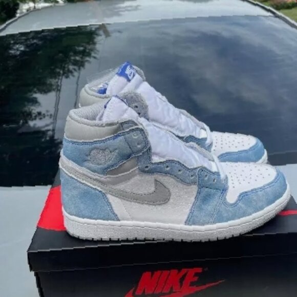 Jordan 1 Retro OG High Hyper Royal